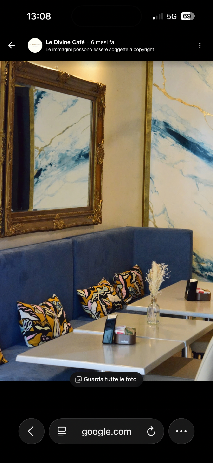 Interno accogliente del Le Divine Café