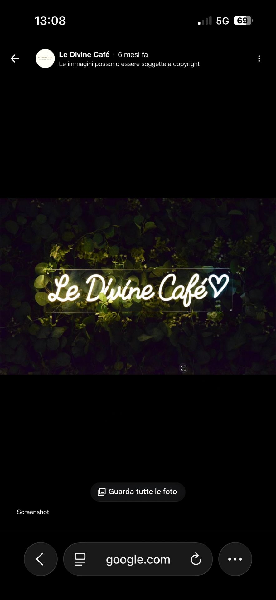 Insegna al neon Le Divine Café